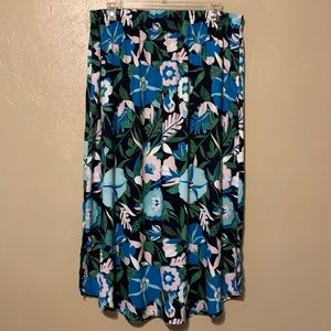 #42 Floral skirt navy pockets and side slits